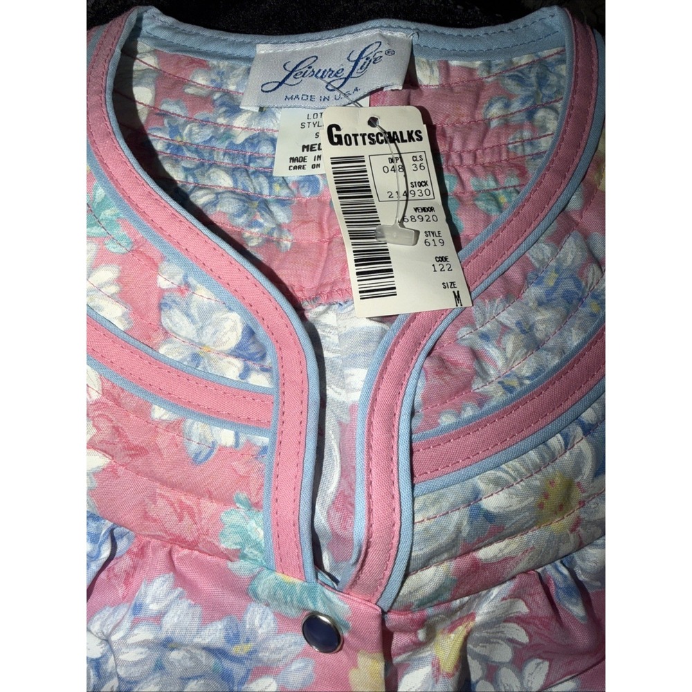 Leisure Life Made In USA Pearl Snap Robe NWT Gottschalks Size M Floral Vintage